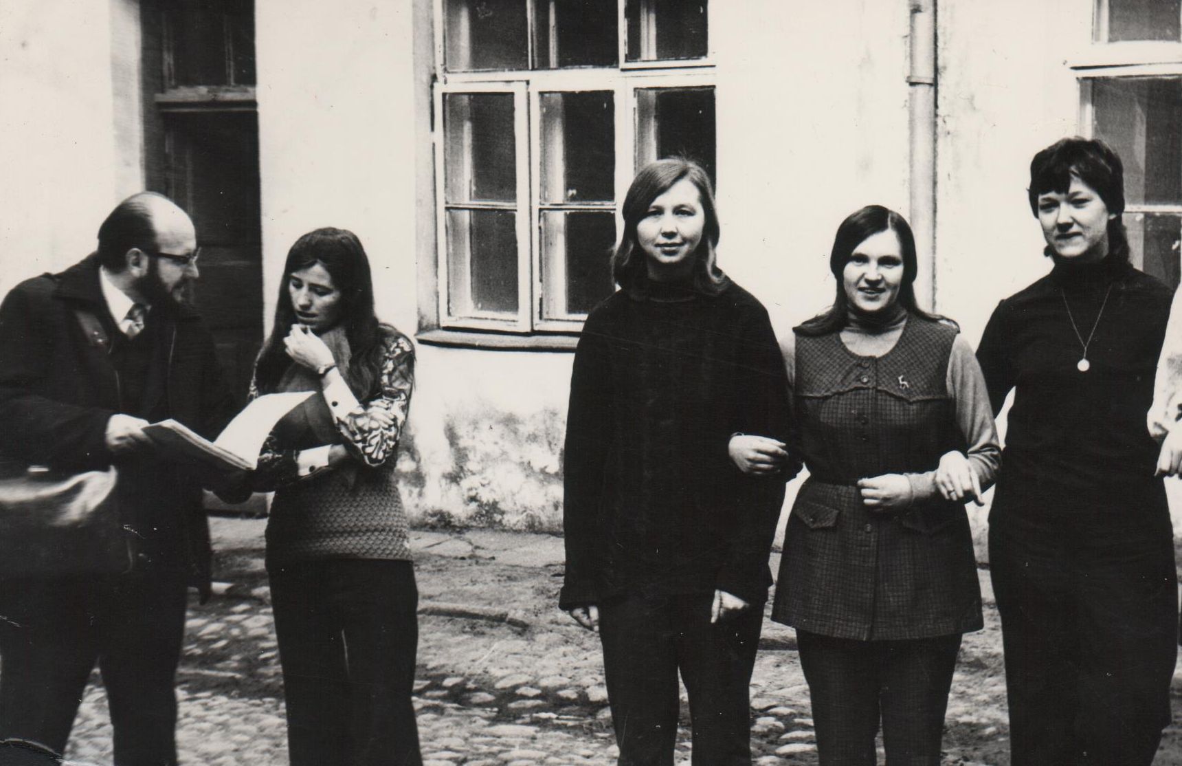 1969 m. G. Ilgūnas perėjo į Žurnalistikos studijas Vilniaus universiteto Istorijos fakultete. Su bendrakursiais žiemos sesijos metu. 1974 m. vasaris.