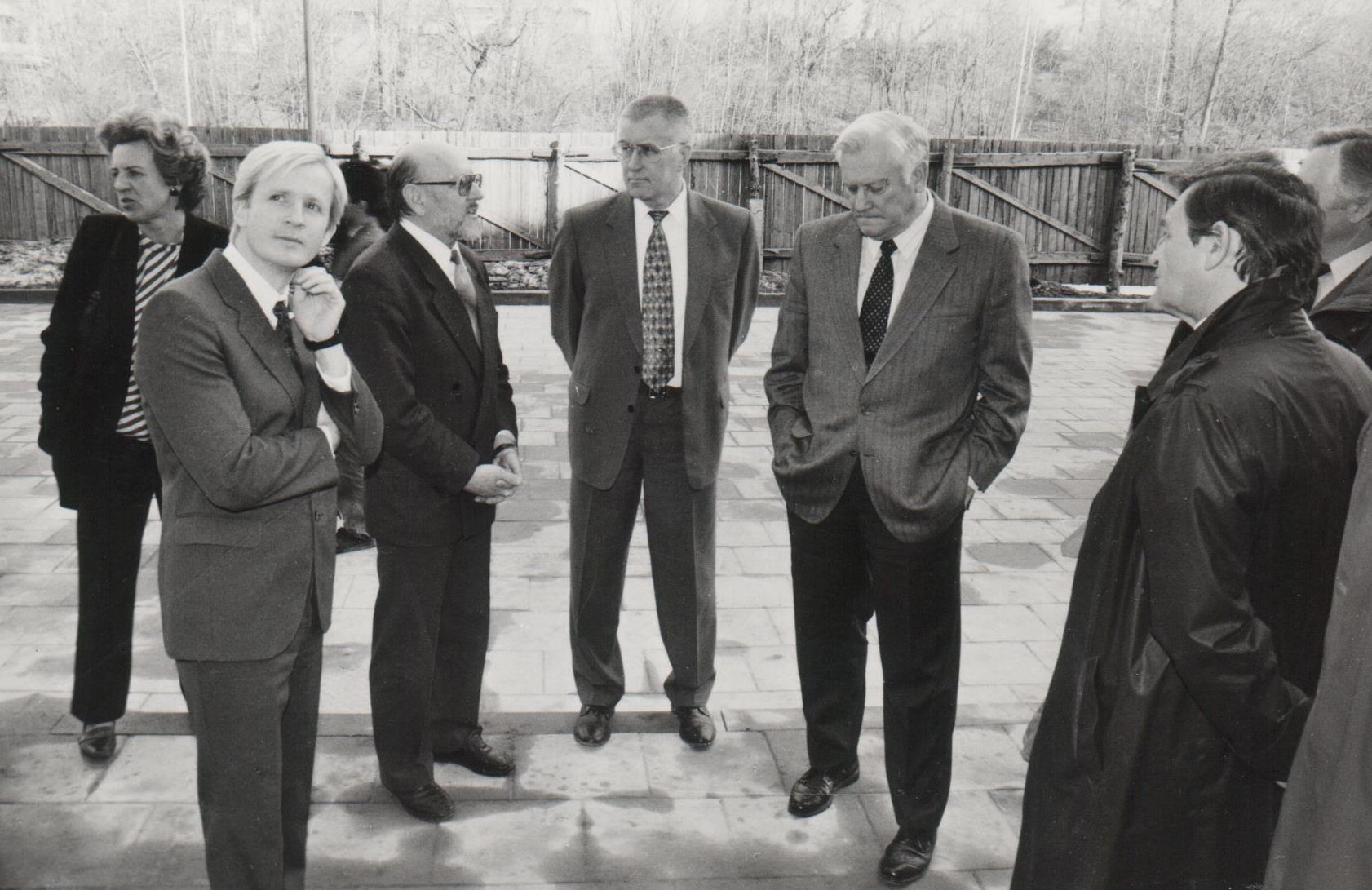 G. Ilgūnas su LR Prezidentu A. Brazausku naujo Ypatingojo archyvo staybos aikštelėje. 1996 m. balandžio 19 d.