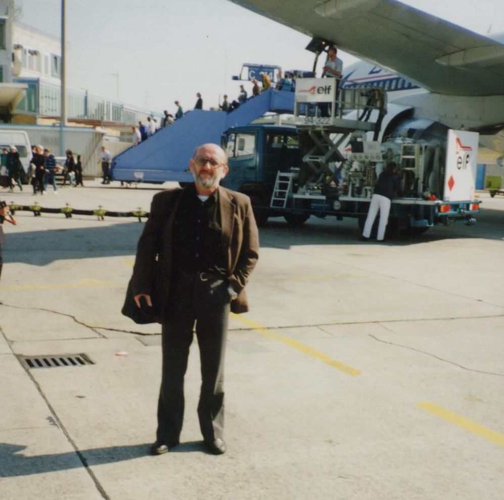 1994 m. Vašingtone vyko eksprezidento Dž. Karterio fondo organizuota konferencija radijo ir televizijos klausimais. Pakeliui į JAV Frankfurto prie Maino oro uoste.