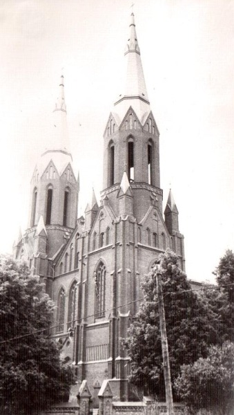 Anykščių bažnyčia. A. Mackevičius su 200 vyrų būriu atėjo į Anykščių bažnyčią, kur buvo perskaitytas sukilėlių manifestas.